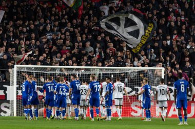 Madrid, İspanya - 6 Kasım 2025: UEFA Konferans Ligi eleme maçı Madrid 'de Rayo Vallecano ve Lich Poznan arasında oynandı. Rayo Vallecano oyuncuları. Konferans Birliği
