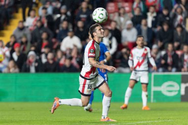 Madrid, İspanya - 6 Kasım 2025: UEFA Konferans Ligi eleme maçı Madrid 'de Rayo Vallecano ve Lich Poznan arasında oynandı. Rayo Vallecano oyuncuları. Konferans Birliği