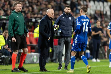 Madrid, İspanya - 6 Kasım 2025: UEFA Konferans Ligi maçı Madrid 'de Rayo Vallecano ve Lich Poznan arasında oynandı. Maç sırasında Lich oyuncuları. Konferans Birliği.