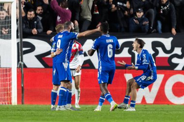 Madrid, İspanya - 6 Kasım 2025: UEFA Konferans Ligi maçı Madrid 'de Rayo Vallecano ve Lich Poznan arasında oynandı. Maç sırasında Lich oyuncuları. Konferans Birliği.