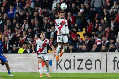 Madrid, İspanya - 6 Kasım 2025: UEFA Konferans Ligi eleme maçı Madrid 'de Rayo Vallecano ve Lich Poznan arasında oynandı. Rayo Vallecano oyuncuları. Konferans Birliği