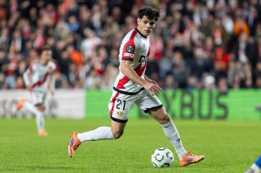 Madrid, İspanya - 6 Kasım 2025: UEFA Konferans Ligi eleme maçı Madrid 'de Rayo Vallecano ve Lich Poznan arasında oynandı. Rayo Vallecano oyuncuları. Konferans Birliği