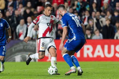 Madrid, İspanya - 6 Kasım 2025: UEFA Konferans Ligi eleme maçı Madrid 'de Rayo Vallecano ve Lich Poznan arasında oynandı. Rayo Vallecano oyuncuları. Konferans Birliği