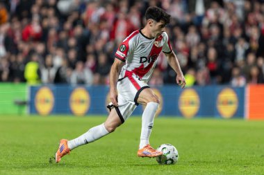 Madrid, İspanya - 6 Kasım 2025: UEFA Konferans Ligi eleme maçı Madrid 'de Rayo Vallecano ve Lich Poznan arasında oynandı. Rayo Vallecano oyuncuları. Konferans Birliği