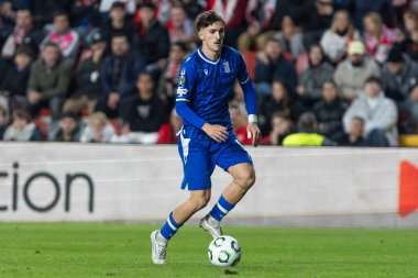 Madrid, İspanya - 6 Kasım 2025: UEFA Konferans Ligi maçı Madrid 'de Rayo Vallecano ve Lich Poznan arasında oynandı. Maç sırasında Lich oyuncuları. Konferans Birliği.