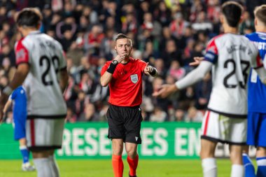 Madrid, İspanya - 6 Kasım 2025: UEFA Konferans Ligi maçı Madrid 'de Rayo Vallecano ve Lich Poznan arasında oynandı. Maç sırasında Lich oyuncuları. Konferans Birliği.