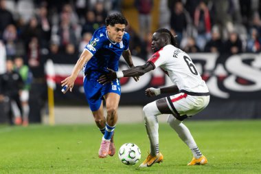 Madrid, İspanya - 6 Kasım 2025: UEFA Konferans Ligi maçı Madrid 'de Rayo Vallecano ve Lich Poznan arasında oynandı. Maç sırasında Lich oyuncuları. Konferans Birliği.