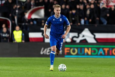 Madrid, İspanya - 6 Kasım 2025: UEFA Konferans Ligi maçı Madrid 'de Rayo Vallecano ve Lich Poznan arasında oynandı. Maç sırasında Lich oyuncuları. Konferans Birliği.