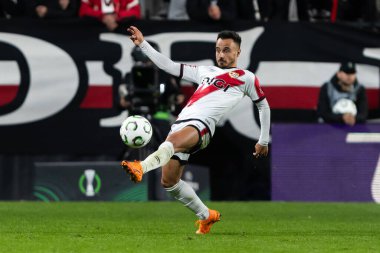 Madrid, İspanya - 6 Kasım 2025: UEFA Konferans Ligi eleme maçı Madrid 'de Rayo Vallecano ve Lich Poznan arasında oynandı. Rayo Vallecano oyuncuları. Konferans Birliği