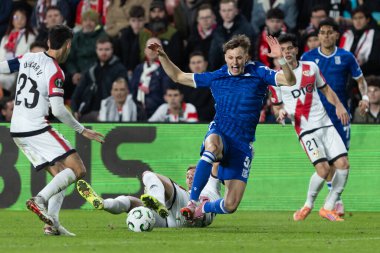 Madrid, İspanya - 6 Kasım 2025: UEFA Konferans Ligi maçı Madrid 'de Rayo Vallecano ve Lich Poznan arasında oynandı. Maç sırasında Lich oyuncuları. Konferans Birliği.