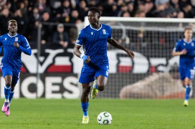 Madrid, İspanya - 6 Kasım 2025: UEFA Konferans Ligi maçı Madrid 'de Rayo Vallecano ve Lich Poznan arasında oynandı. Maç sırasında Lich oyuncuları. Konferans Birliği.