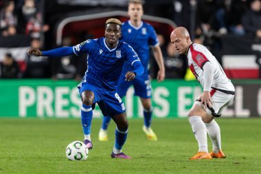 Madrid, İspanya - 6 Kasım 2025: UEFA Konferans Ligi maçı Madrid 'de Rayo Vallecano ve Lich Poznan arasında oynandı. Maç sırasında Lich oyuncuları. Konferans Birliği.