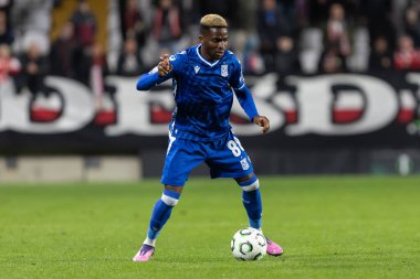 Madrid, İspanya - 6 Kasım 2025: UEFA Konferans Ligi maçı Madrid 'de Rayo Vallecano ve Lich Poznan arasında oynandı. Maç sırasında Lich oyuncuları. Konferans Birliği.