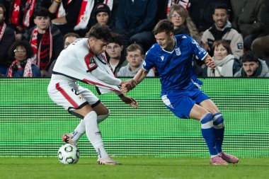 Madrid, İspanya - 6 Kasım 2025: UEFA Konferans Ligi eleme maçı Madrid 'de Rayo Vallecano ve Lich Poznan arasında oynandı. Rayo Vallecano oyuncuları. Konferans Birliği