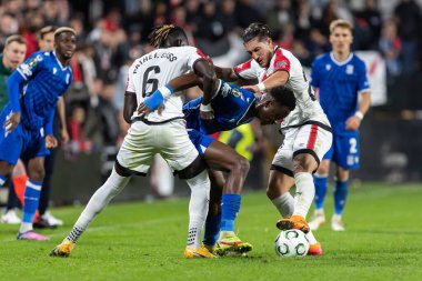 Madrid, İspanya - 6 Kasım 2025: UEFA Konferans Ligi eleme maçı Madrid 'de Rayo Vallecano ve Lich Poznan arasında oynandı. Rayo Vallecano oyuncuları. Konferans Birliği