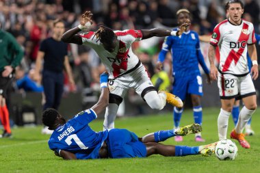 Madrid, İspanya - 6 Kasım 2025: UEFA Konferans Ligi eleme maçı Madrid 'de Rayo Vallecano ve Lich Poznan arasında oynandı. Rayo Vallecano oyuncuları. Konferans Birliği
