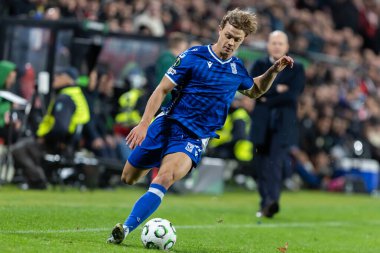 Madrid, İspanya - 6 Kasım 2025: UEFA Konferans Ligi maçı Madrid 'de Rayo Vallecano ve Lich Poznan arasında oynandı. Maç sırasında Lich oyuncuları. Konferans Birliği.