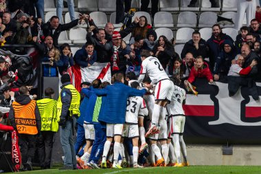 Madrid, İspanya - 6 Kasım 2025: UEFA Konferans Ligi eleme maçı Madrid 'de Rayo Vallecano ve Lich Poznan arasında oynandı. Rayo Vallecano oyuncuları. Konferans Birliği