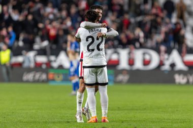 Madrid, İspanya - 6 Kasım 2025: UEFA Konferans Ligi eleme maçı Madrid 'de Rayo Vallecano ve Lich Poznan arasında oynandı. Rayo Vallecano oyuncuları. Konferans Birliği