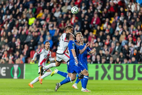 Madrid, İspanya - 6 Kasım 2025: UEFA Konferans Ligi eleme maçı Madrid 'de Rayo Vallecano ve Lich Poznan arasında oynandı. Rayo Vallecano oyuncuları. Konferans Birliği