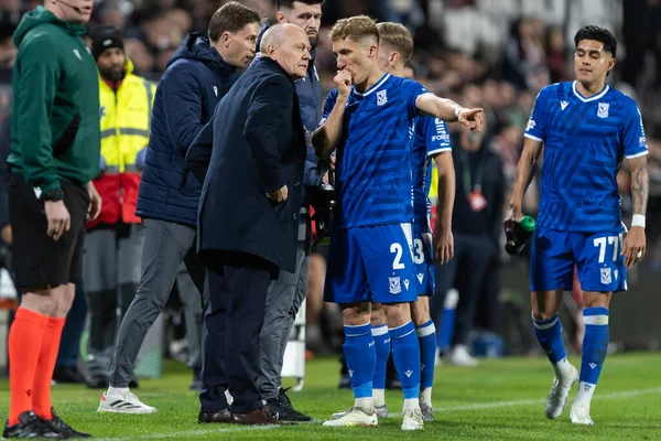 Madrid, İspanya - 6 Kasım 2025: UEFA Konferans Ligi maçı Madrid 'de Rayo Vallecano ve Lich Poznan arasında oynandı. Maç sırasında Lich oyuncuları. Konferans Birliği.