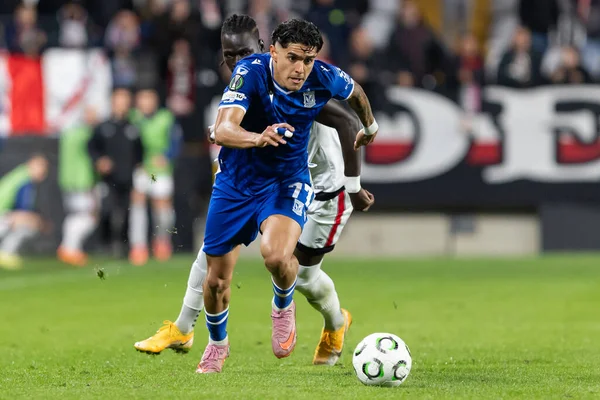 Madrid, İspanya - 6 Kasım 2025: UEFA Konferans Ligi maçı Madrid 'de Rayo Vallecano ve Lich Poznan arasında oynandı. Maç sırasında Lich oyuncuları. Konferans Birliği.