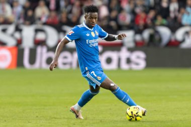 Madrid, İspanya - 9 Kasım 2025: Rayo Vallecano ile Real Madrid arasındaki lig maçı Vallecas 'ta oynandı. Maç sırasında Real Madrid oyuncuları. EA Spor Ligi. Profesyonel futbol..