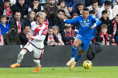 Madrid, İspanya - 9 Kasım 2025: Rayo Vallecano ile Real Madrid arasındaki lig maçı Vallecas 'ta oynandı. Maç sırasında Real Madrid oyuncuları. EA Spor Ligi. Profesyonel futbol..