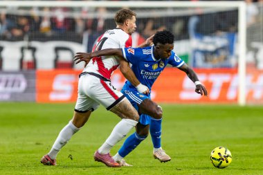 Madrid, İspanya - 9 Kasım 2025: Rayo Vallecano ile Real Madrid arasındaki lig maçı Vallecas 'ta oynandı. Maç sırasında Real Madrid oyuncuları. EA Spor Ligi. Profesyonel futbol..