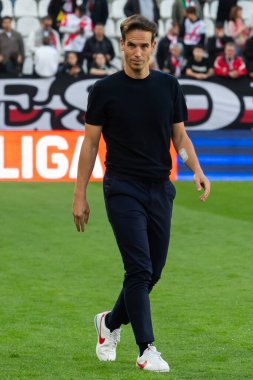 Madrid, İspanya - 8 Kasım 2025: Atletico Madrid ile Levante FC arasındaki lig maçı Madrid 'de oynandı. Rayo Vallecano menajeri ve Vallecas taraftarı. EA Spor Ligi.