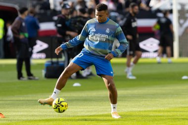 Madrid, İspanya - 9 Kasım 2025: Rayo Vallecano ile Real Madrid arasındaki lig maçı Vallecas 'ta oynandı. Maç sırasında Real Madrid oyuncuları. EA Spor Ligi. Profesyonel futbol..