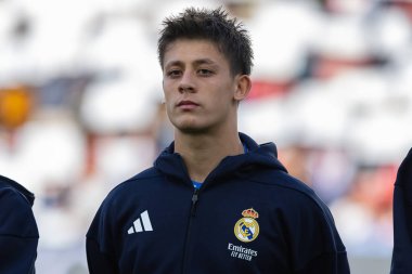 Madrid, İspanya - 9 Kasım 2025: Rayo Vallecano ile Real Madrid arasındaki lig maçı Vallecas 'ta oynandı. Maç sırasında Real Madrid oyuncuları. EA Spor Ligi. Profesyonel futbol..