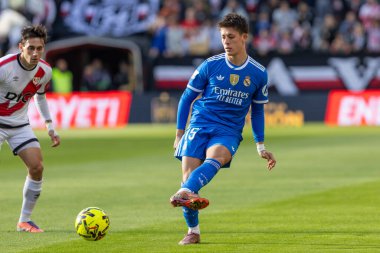 Madrid, İspanya - 9 Kasım 2025: Rayo Vallecano ile Real Madrid arasındaki lig maçı Vallecas 'ta oynandı. Maç sırasında Real Madrid oyuncuları. EA Spor Ligi. Profesyonel futbol..