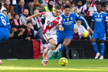 Madrid, İspanya - 9 Kasım 2025: Rayo Vallecano ile Real Madrid arasındaki lig maçı Vallecas 'ta oynandı. Maç sırasında Real Madrid oyuncuları. EA Spor Ligi. Profesyonel futbol..
