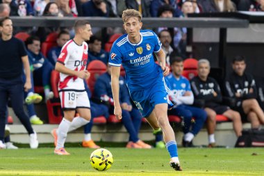 Madrid, İspanya - 9 Kasım 2025: Rayo Vallecano ile Real Madrid arasındaki lig maçı Vallecas 'ta oynandı. Maç sırasında Real Madrid oyuncuları. EA Spor Ligi. Profesyonel futbol..