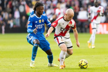 Madrid, İspanya - 9 Kasım 2025: Rayo Vallecano ile Real Madrid arasındaki lig maçı Vallecas 'ta oynandı. Maç sırasında Real Madrid oyuncuları. EA Spor Ligi. Profesyonel futbol..