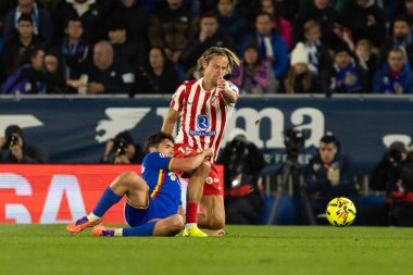 Madrid, İspanya - 23 Kasım 2025: Getafe CF ve Atltico de Madrid arasında oynanan lig maçı. Futbolcular. EA Spor Ligi. İspanya Ligi. Toplu futbolcular..