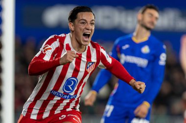 Madrid, İspanya - 23 Kasım 2025: Getafe CF ve Atltico de Madrid arasında oynanan lig maçı. Futbolcular. EA Spor Ligi. İspanya Ligi. Toplu futbolcular..