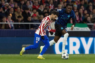 Madrid, İspanya - 26 Kasım 2025: Atletico Madrid ile Inter Milan arasında oynanan Şampiyonlar Ligi maçı. Maç sırasında Inter Milan oyuncuları. Seri A
