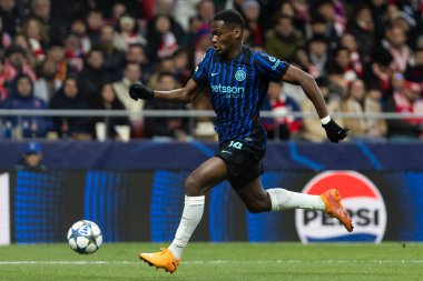 Madrid, İspanya - 26 Kasım 2025: Atletico Madrid ile Inter Milan arasında oynanan Şampiyonlar Ligi maçı. Maç sırasında Inter Milan oyuncuları. Seri A