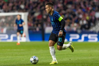 Madrid, İspanya - 26 Kasım 2025: Atletico Madrid ile Inter Milan arasında oynanan Şampiyonlar Ligi maçı. Maç sırasında Inter Milan oyuncuları. Seri A