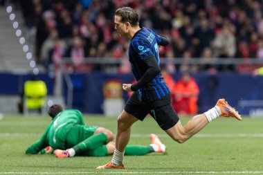 Madrid, İspanya - 26 Kasım 2025: Atletico Madrid ile Inter Milan arasında oynanan Şampiyonlar Ligi maçı. Maç sırasında Inter Milan oyuncuları. Seri A