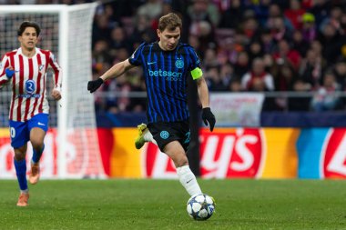 Madrid, İspanya - 26 Kasım 2025: Atletico Madrid ile Inter Milan arasında oynanan Şampiyonlar Ligi maçı. Maç sırasında Inter Milan oyuncuları. Seri A