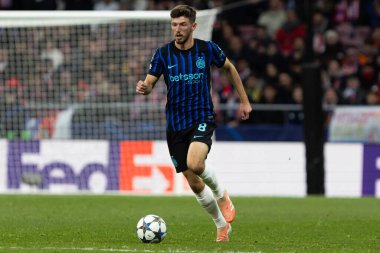 Madrid, İspanya - 26 Kasım 2025: Atletico Madrid ile Inter Milan arasında oynanan Şampiyonlar Ligi maçı. Maç sırasında Inter Milan oyuncuları. Seri A