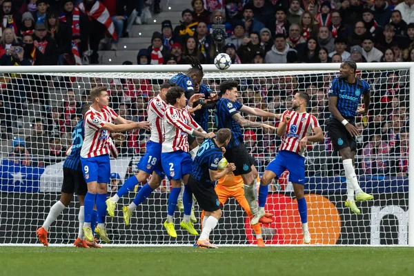 Madrid, İspanya - 26 Kasım 2025: Atletico Madrid ile Inter Milan arasında oynanan Şampiyonlar Ligi maçı. Jimenez, Atletico 'nun Metropolitano' daki zaferinin anahtarıydı..