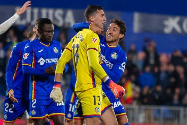 Madrid, İspanya - 28 Kasım 2025: Getafe CF ile Elche CF arasındaki lig maçı Getafe 'de oynandı. Maç sırasında Elche CF oyuncuları. EA Spor Ligi 2025.