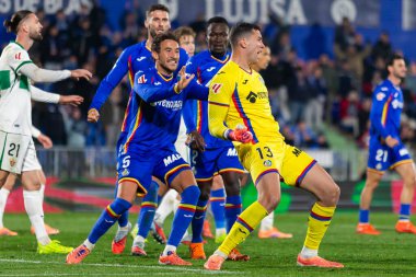 Madrid, İspanya - 28 Kasım 2025: Getafe CF ile Elche CF arasındaki lig maçı Getafe 'de oynandı. Maç sırasında Elche CF oyuncuları. EA Spor Ligi 2025.