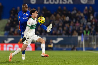 Madrid, İspanya - 28 Kasım 2025: Getafe CF ile Elche CF arasındaki lig maçı Getafe 'de oynandı. Maç sırasında Elche CF oyuncuları. EA Spor Ligi 2025.