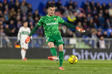 Madrid, İspanya - 28 Kasım 2025: Getafe CF ile Elche CF arasındaki lig maçı Getafe 'de oynandı. Maç sırasında Elche CF oyuncuları. EA Spor Ligi 2025.