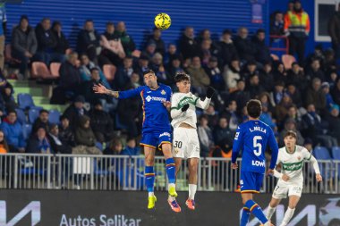 Madrid, İspanya - 28 Kasım 2025: Getafe CF ile Elche CF arasındaki lig maçı Getafe 'de oynandı. Maç sırasında Elche CF oyuncuları. EA Spor Ligi 2025.